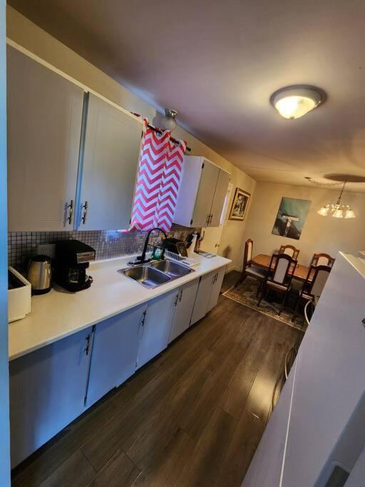 Entire 3 Bedroom House In Elliot Lake Eksteriør billede