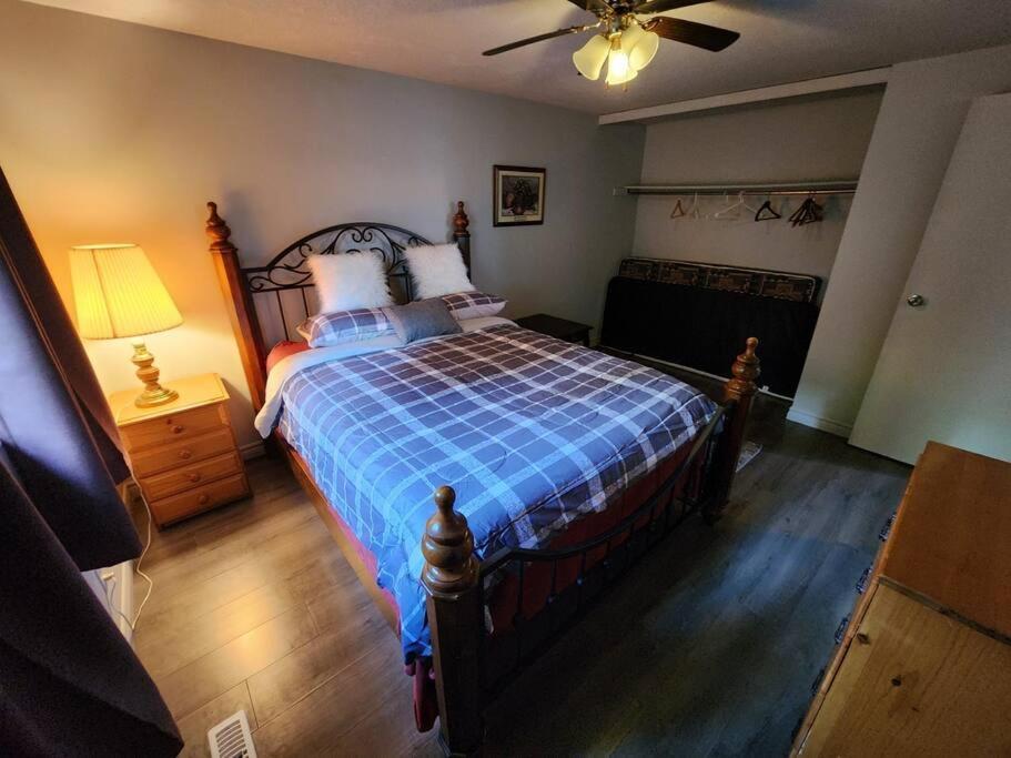 Entire 3 Bedroom House In Elliot Lake Eksteriør billede