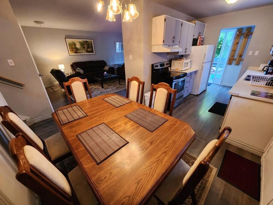 Entire 3 Bedroom House In Elliot Lake Eksteriør billede