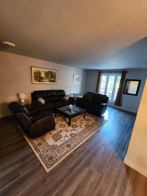 Entire 3 Bedroom House In Elliot Lake Eksteriør billede