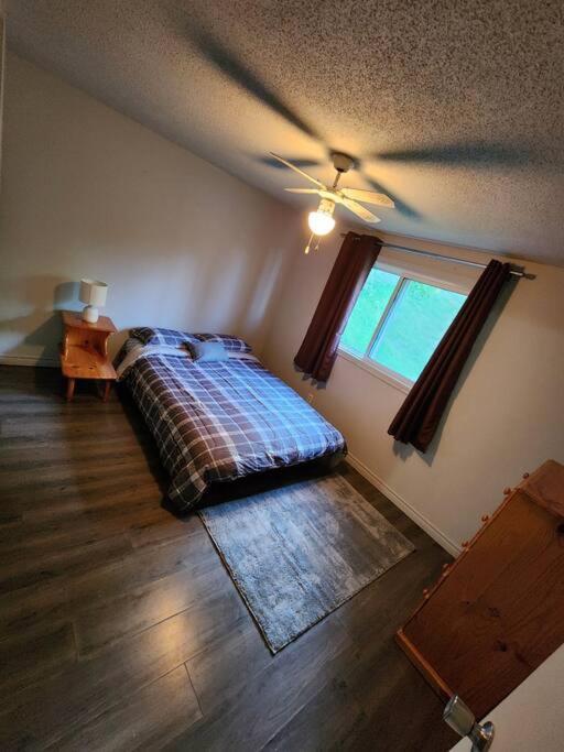 Entire 3 Bedroom House In Elliot Lake Eksteriør billede